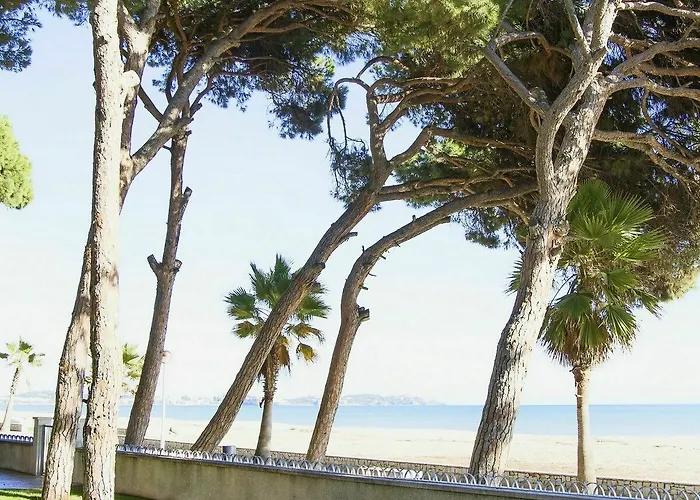 アパート Pins I Mar カンブリルス